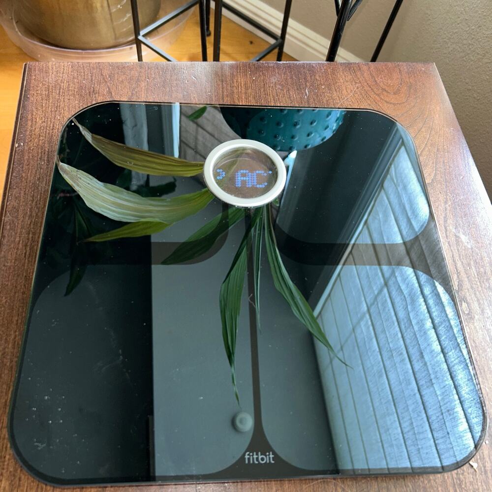FitBit Aria FB201B WIFI Smart Weight Scale Fitness Digital Wireless BMI Body Fat